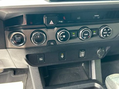 Used 2017 Toyota Tacoma TRD Sport w/ Tow Package (A/T) AWD/4WD image 54
