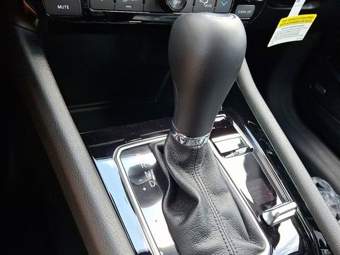 New 2025 Jeep Compass Limited w/ Sun & Sound Group image 11