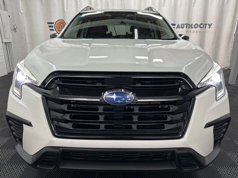 Used 2023 Subaru Ascent Onyx Edition image 3
