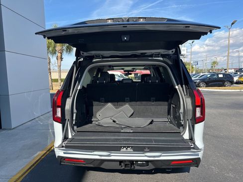 Used 2025 Ford Expedition Active image 13