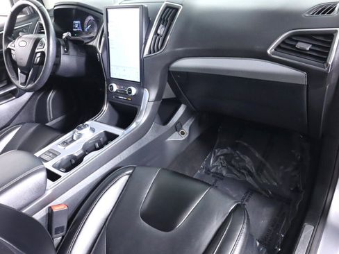 Used 2022 Ford Edge Titanium image 40