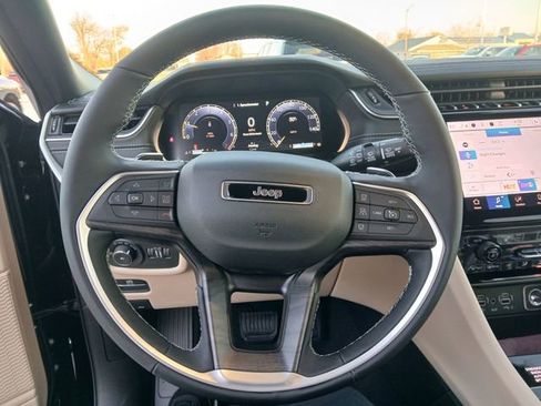 New 2025 Jeep Grand Cherokee Limited w/ Trailer Tow Package AWD/4WD image 21