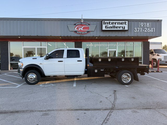 Used 2024 RAM 5500 Tradesman w/ Chrome Appearance Group AWD/4WD image 5