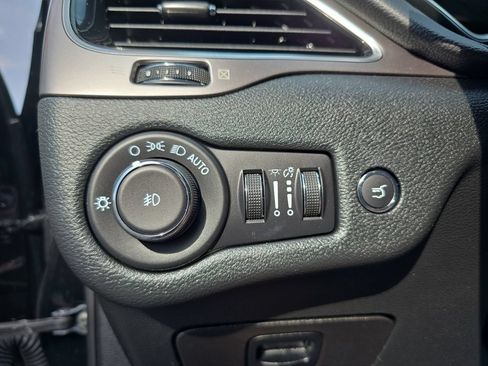 Used 2022 Jeep Cherokee Limited AWD/4WD image 22