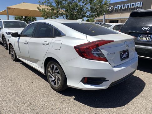 Used 2018 Honda Civic EX image 4