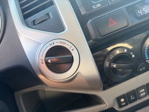 Used 2012 Toyota Tacoma 4x4 Double Cab image 20