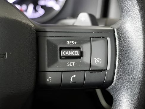 Used 2025 Nissan Rogue S FWD image 20