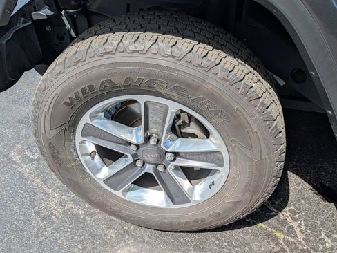 Used 2021 Jeep Wrangler Unlimited Sahara AWD/4WD image 18