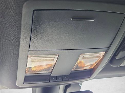 Used 2022 Dodge Challenger R/T image 19