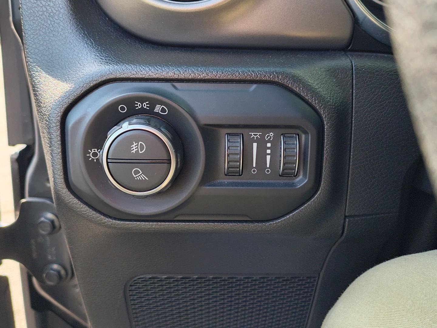 Used 2021 Jeep Gladiator Sport AWD/4WD image 10