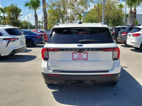 Used 2025 Ford Explorer Active RWD image 5
