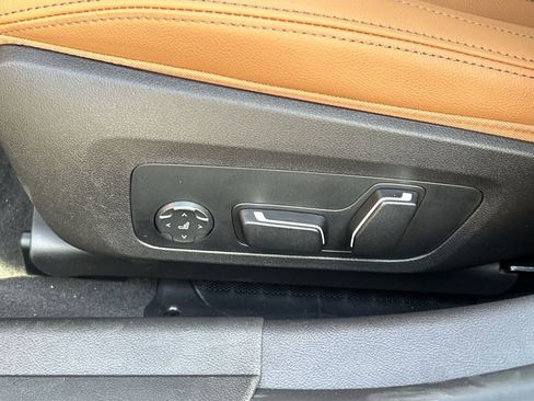 Used 2025 BMW 330i xDrive Sedan w/ M Sport Package image 12