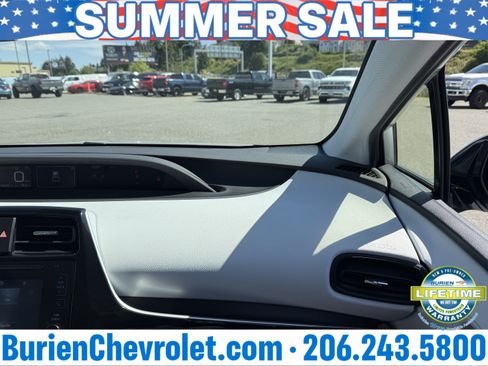 Used 2019 Toyota Prius LE AWD/4WD image 22