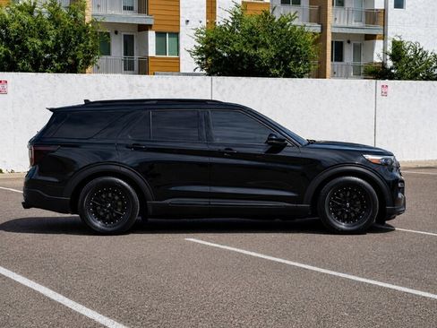 Used 2020 Ford Explorer ST w/ Premium Technology Package AWD/4WD image 3