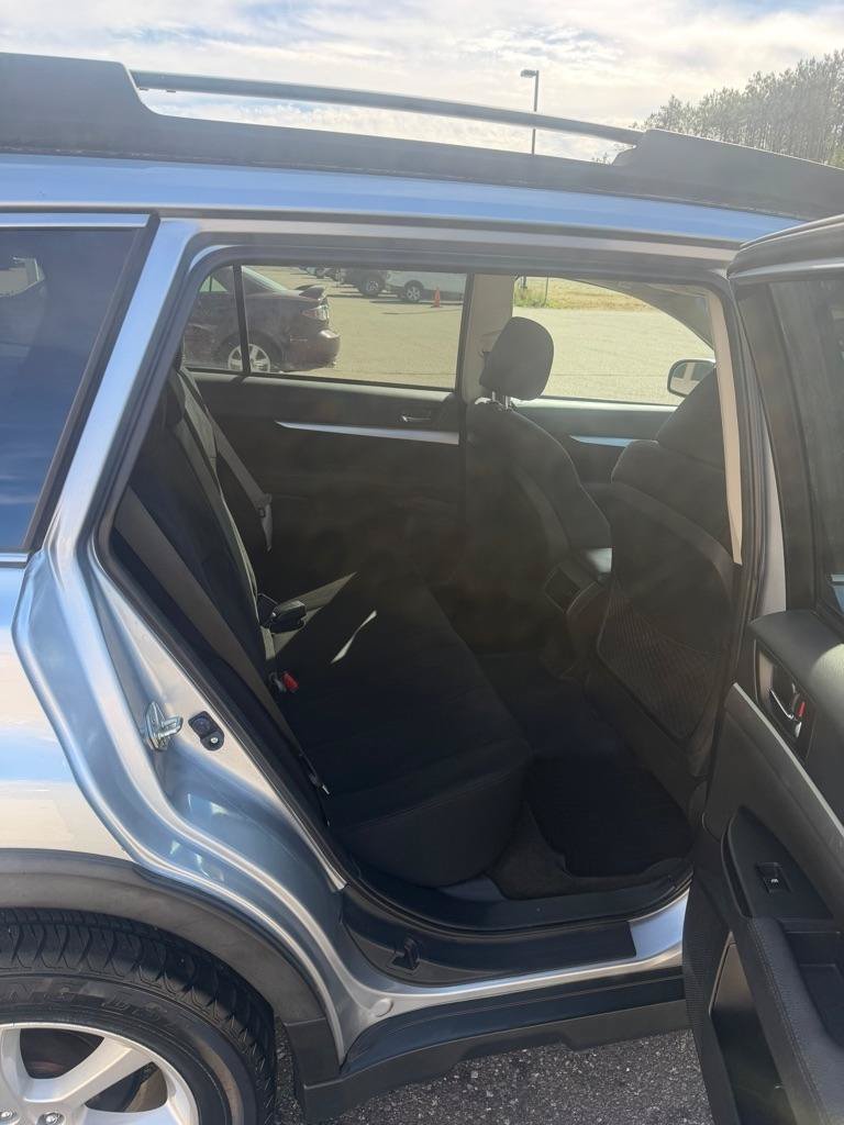 Used 2014 Subaru Outback 2.5i Premium AWD/4WD image 15