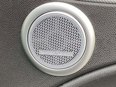 Used 2024 Alfa Romeo Stelvio AWD image 33