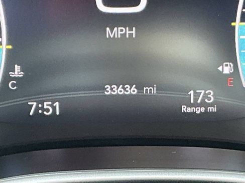 Used 2024 Chrysler Pacifica Touring-L FWD image 30
