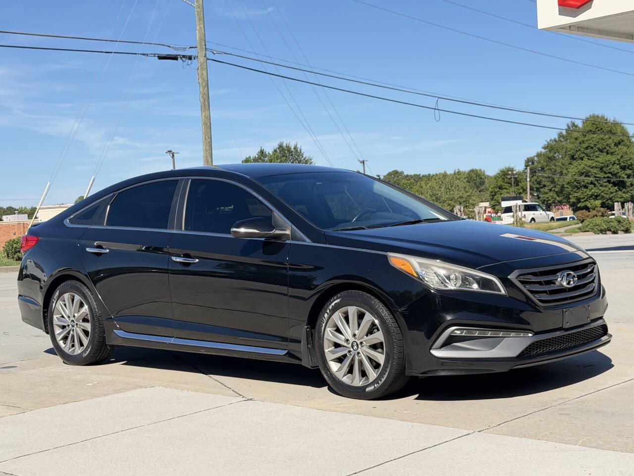 Used 2015 Hyundai Sonata Sport w/ Option Group 04 FWD image 3