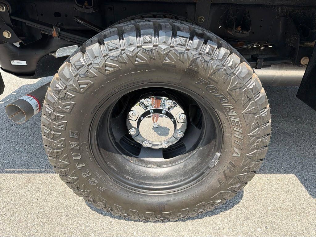 Used 2024 RAM 3500 Tradesman w/ Chrome Appearance Group AWD/4WD image 16