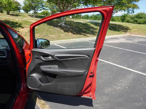 Used 2016 Honda Fit EX image 40
