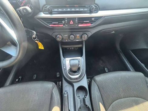 Used 2021 Kia Forte LXS FWD image 4