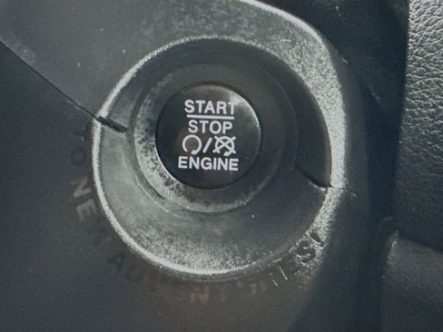 Used 2018 Jeep Renegade Sport w/ Power & Air Group image 9