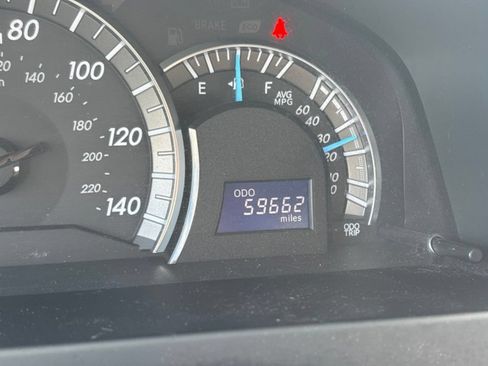 Used 2014 Toyota Camry SE FWD image 10