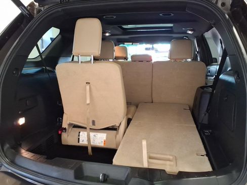 Used 2016 Ford Explorer XLT w/ Equipment Group 202A image 25