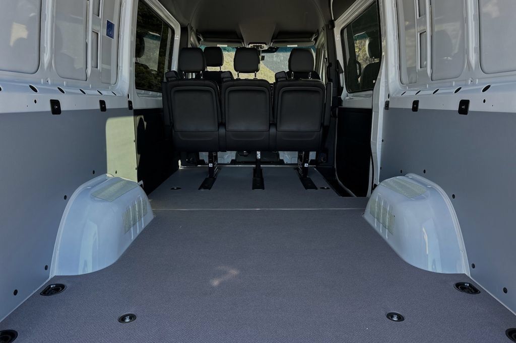 Used 2025 Mercedes-Benz Sprinter 2500 image 12