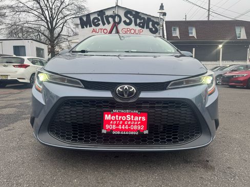 Used 2022 Toyota Corolla LE image 2