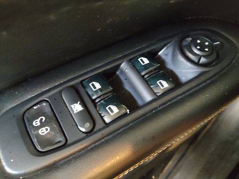 Used 2019 Jeep Compass Latitude w/ Popular Equipment Group FWD image 27