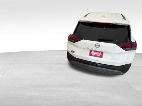 Used 2023 Nissan Rogue SV image 11