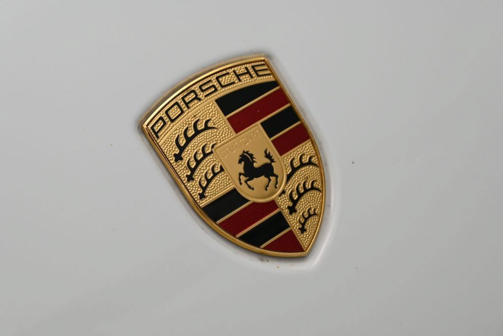 Certified 2024 Porsche Macan Turbo AWD/4WD image 37