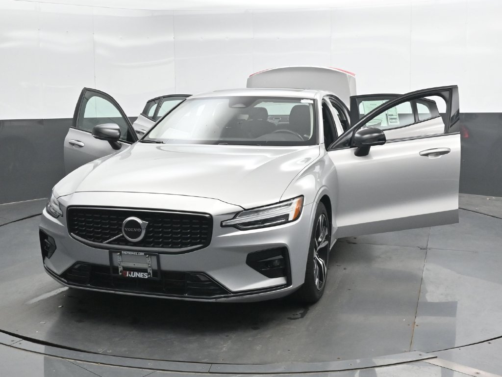 Used 2024 Volvo S60 B5 Core FWD image 47