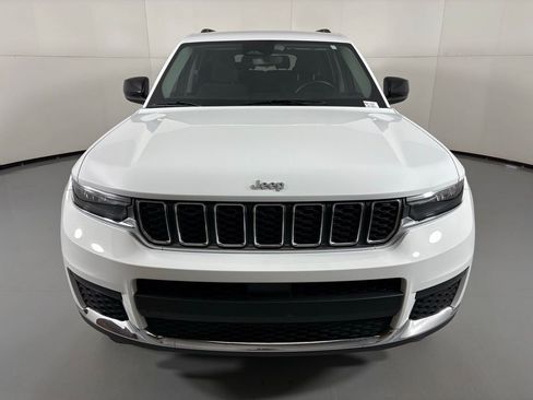 Used 2022 Jeep Grand Cherokee L Laredo w/ Luxury Tech Group I AWD/4WD image 3