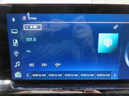 Used 2025 Chevrolet Silverado 2500 ZR2 w/ Technology Package image 28