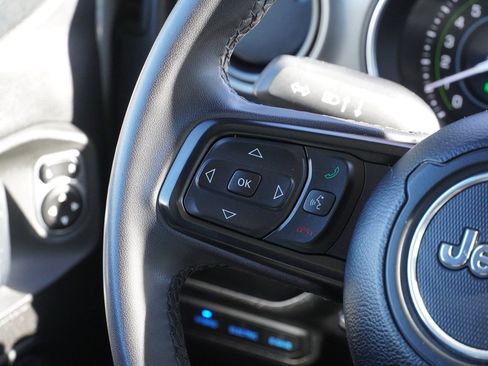 Used 2023 Jeep Wrangler Unlimited image 28