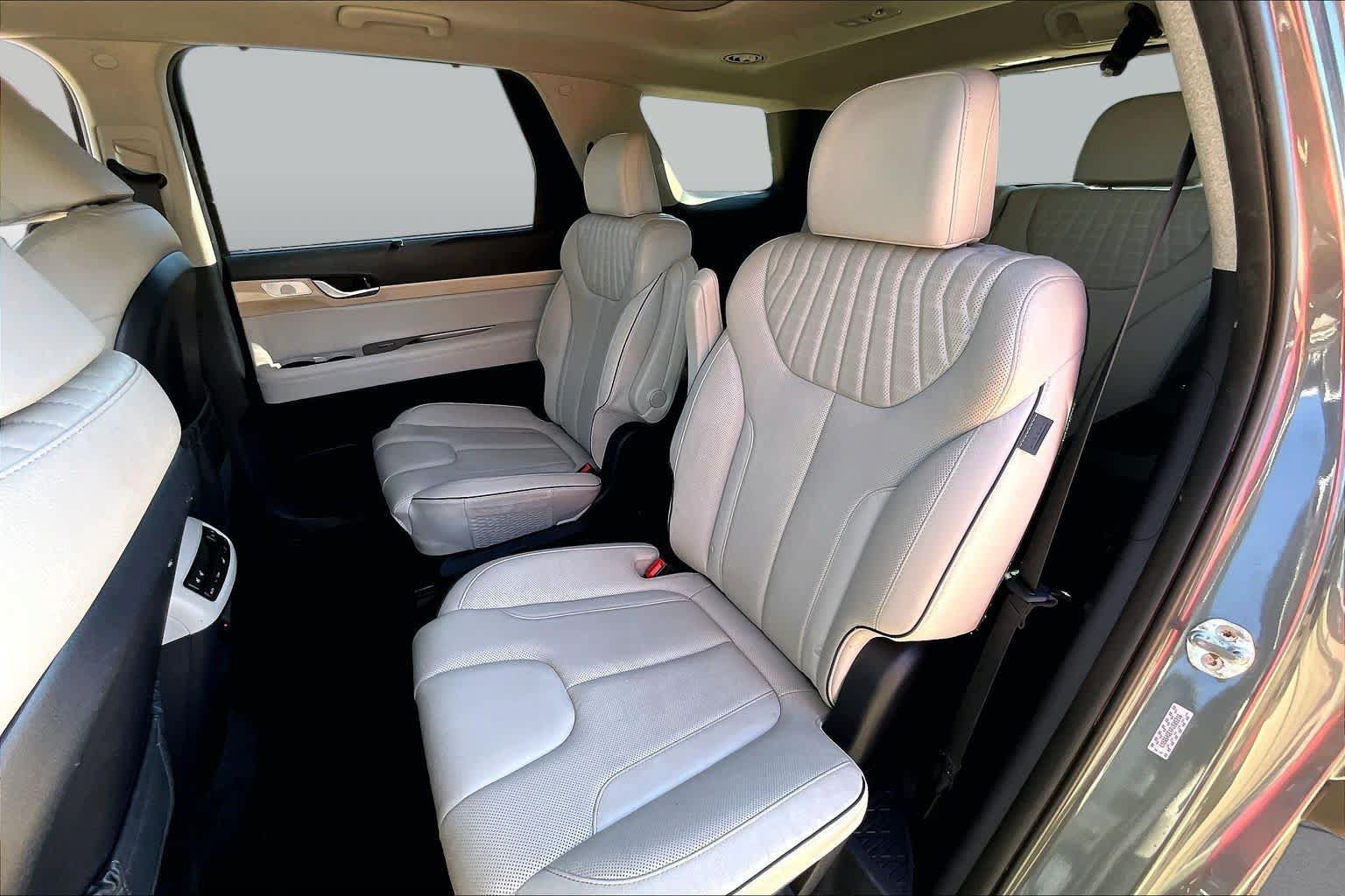 Used 2023 Hyundai Palisade Limited FWD image 16
