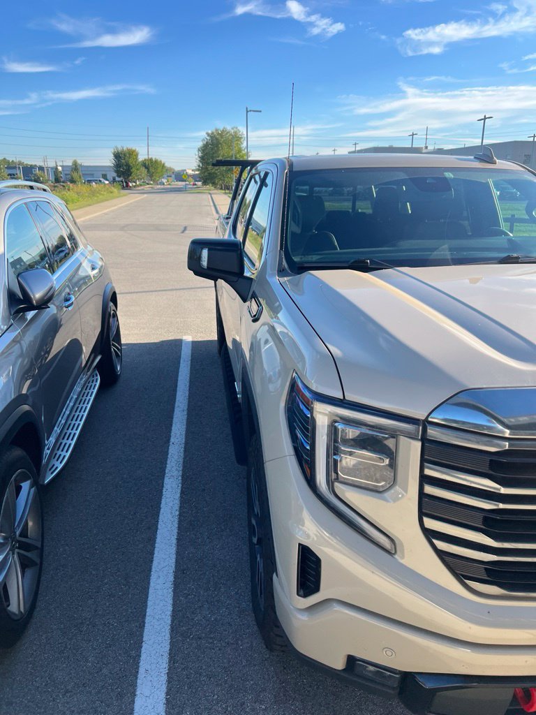 Used 2023 GMC Sierra 1500 AT4 w/ AT4 Premium Package AWD/4WD image 7