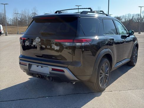 New 2026 Nissan Pathfinder SL w/ SL Premium Package image 6