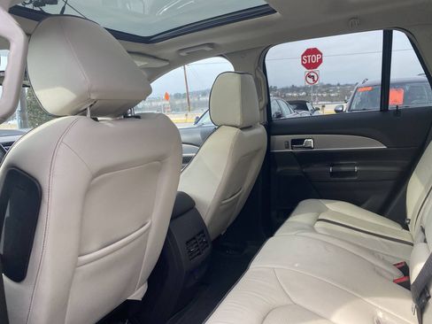 Used 2014 Lincoln MKX AWD w/ Equipment Group 102A image 17