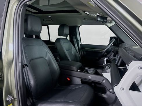 Used 2024 Land Rover Defender 110 S image 28
