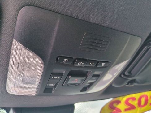 Used 2022 Toyota Corolla SE FWD image 22