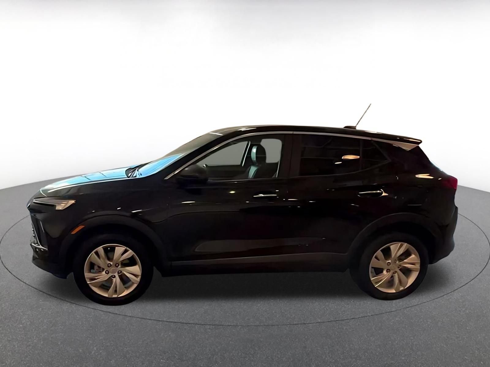 Used 2025 Buick Encore GX Preferred AWD/4WD image 8