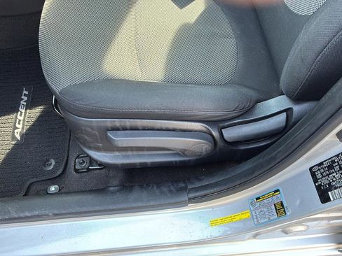 Used 2014 Hyundai Accent GS FWD image 13