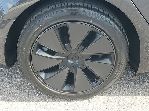 Used 2024 Tesla Model 3 Standard Range image 6
