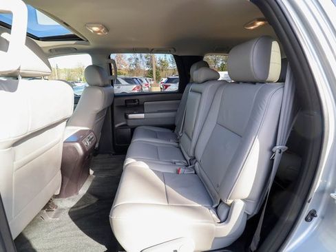 Used 2018 Toyota Sequoia SR5 image 31