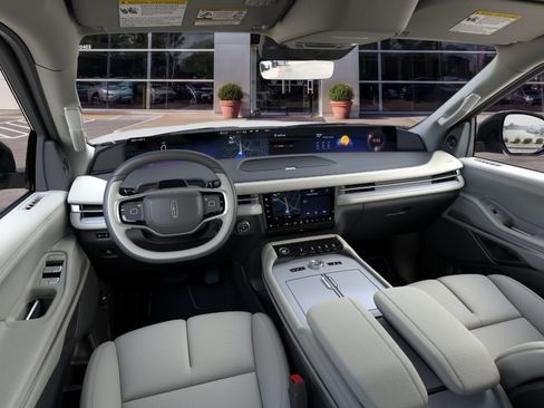 New 2026 Lincoln Navigator Premiere AWD/4WD image 9