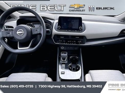 Used 2023 Nissan Rogue SV image 13