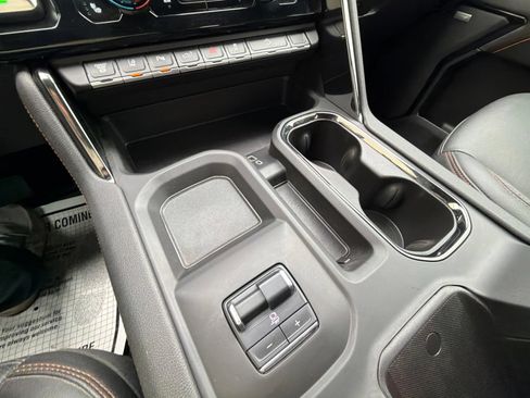 Used 2024 GMC Sierra 2500 AT4 w/ Technology Package AWD/4WD image 27